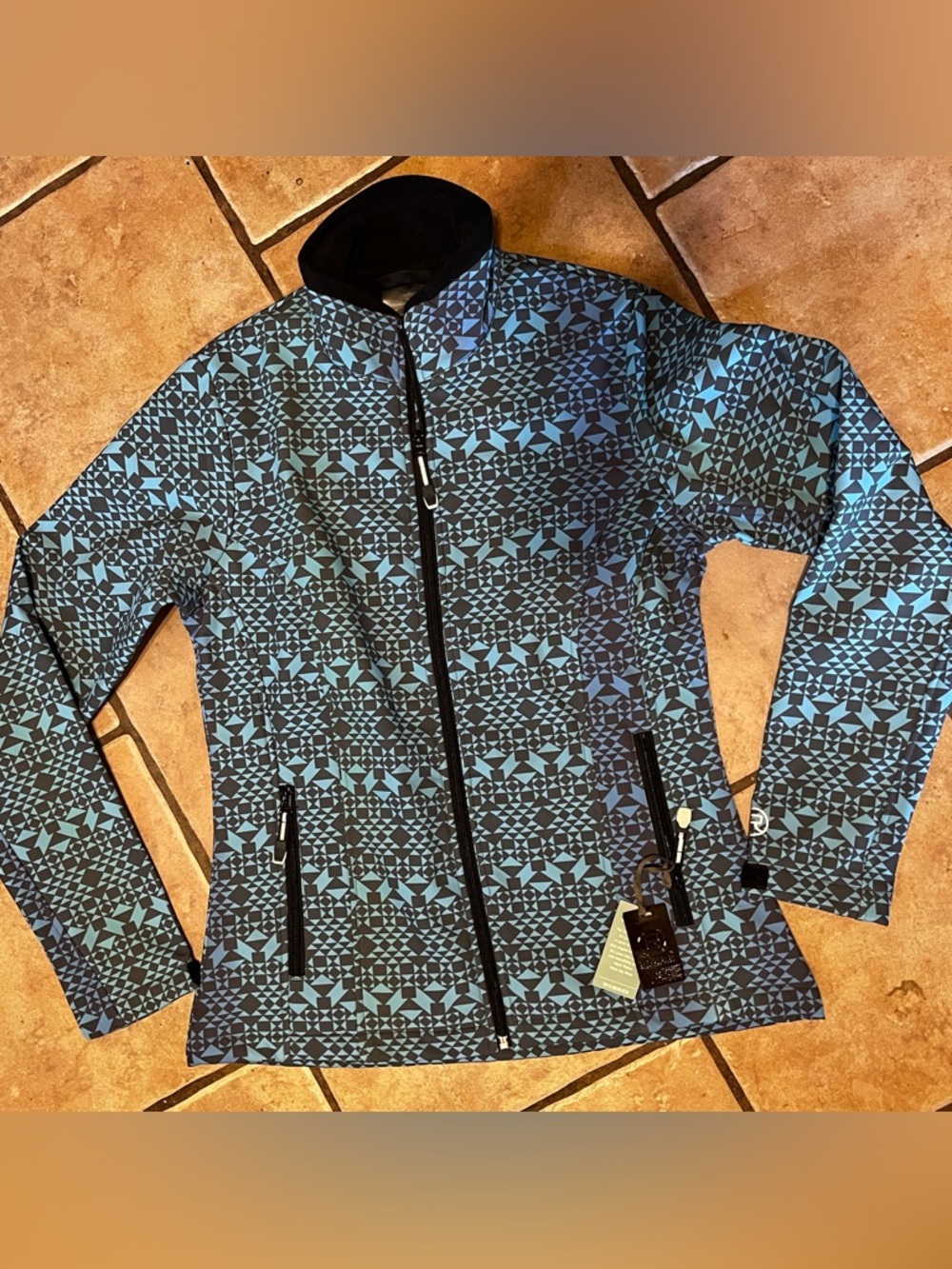 ROPER women's  SOFT-SHELL AZTEC  JACKET ( WEAR THE WEST COLLECTION) MED. NWT - Picture 7 of 11